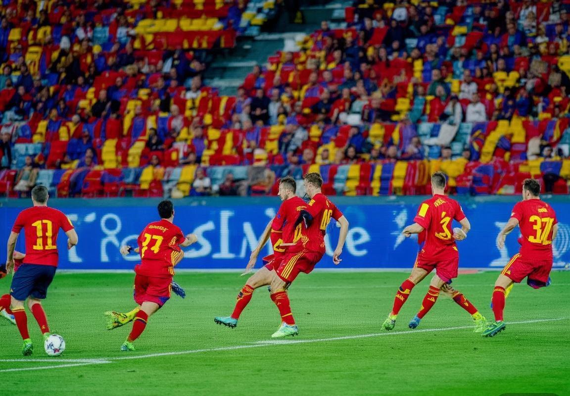 2020年西班牙国家队VS巴萨：友谊赛中的文化交融与战术对决(图1)